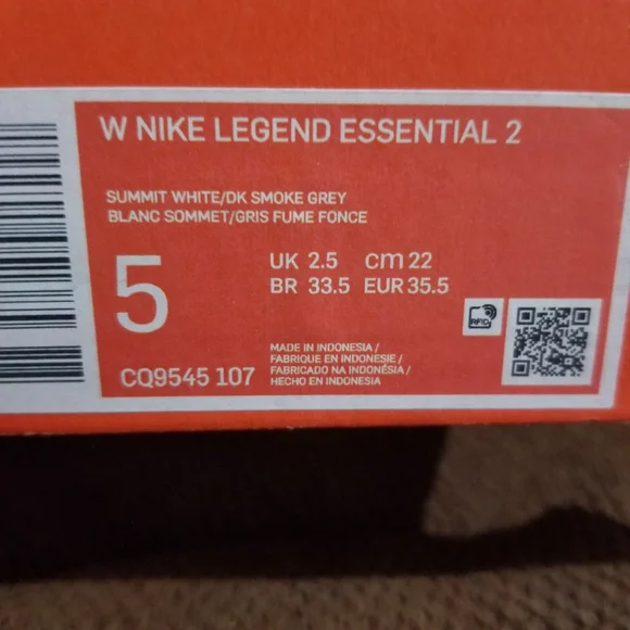 Nike Women's Legend Essential 2 - Picture 4 of 5